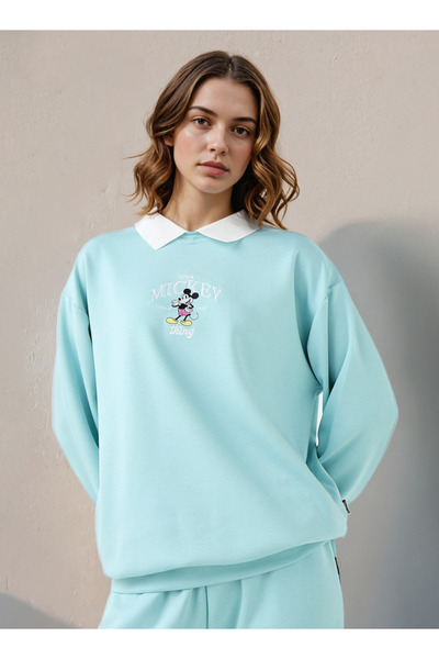 SP Characters سويت شيرت بياقة مطرزة بطبعة ميكي ماوس