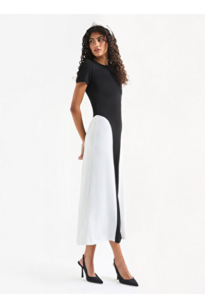 FAV Colourblock A-line Midi Dress With Round Neck And Short Sleeves