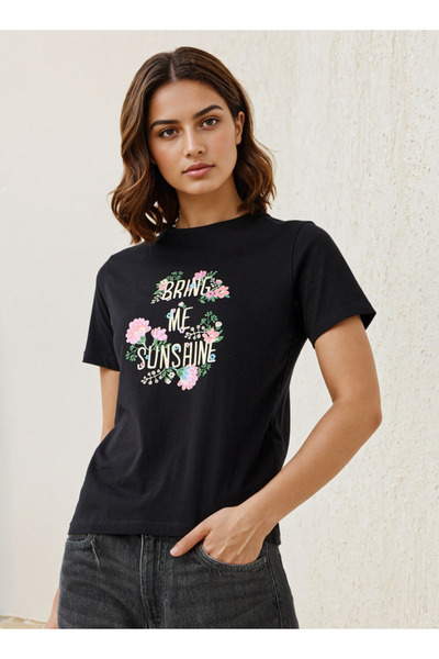 FAV تي شيرت بطبعة شعار