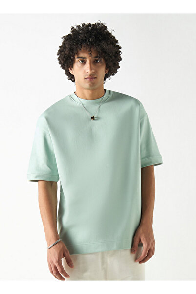 FAV تي شيرت برقبة دائرية وأكمام قصيرة