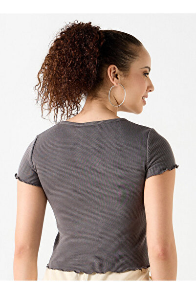 SP Characters تي شيرت بطبعة نيرفانا برقبة دائرية وأكمام قصيرة