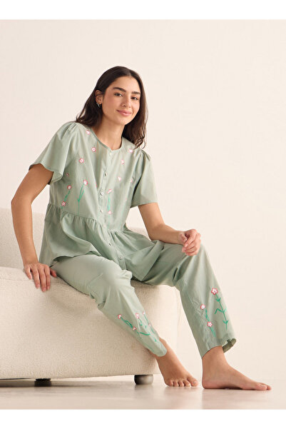 FAV طقم قميص وبيجامة مطرز