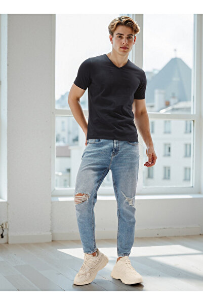 FAV Plain Slim Fit T-shirt with V-neck and Short Sleeves
