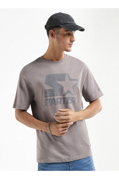 FAV تي شيرت بطبعة البداية مع رقبة دائرية وأكمام قصيرة