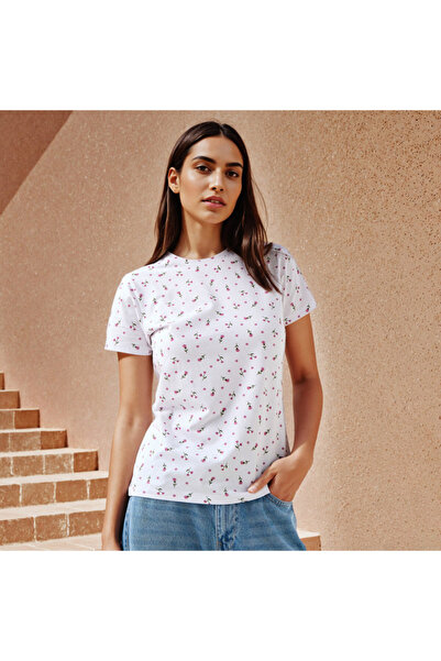 FAV تي شيرت بطبعة زهور ورقبة دائرية