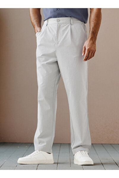 Iconic بنطلون أيقوني بقصّة عادية ومطويّ مع خصر مرن وجيوب