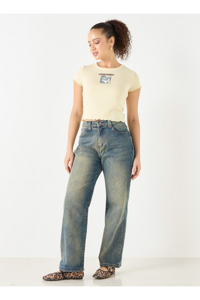 SP Characters Chr L Lettuce Hem Crop Tee