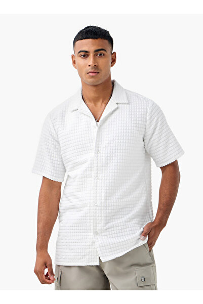 FAV قميص دوبي بقصّة عادية وياقة معسكر وأكمام قصيرة