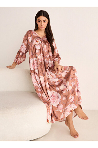 FAV فستان نوم بطبعات الأزهار مع رقبة على شكل حرف V وأكمام 3/4