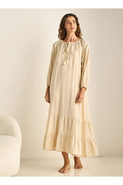 FAV فستان نوم متعدد الطبقات مطرز برباط