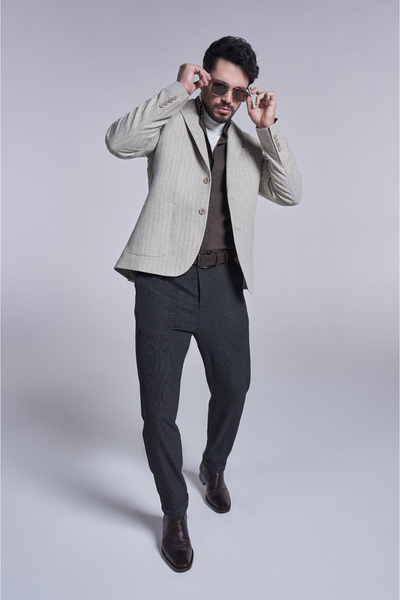 Avva Herren-Strickpullover aus bedruckter Baumwolle mit Rollkragenpullover in Ecru A32y5041