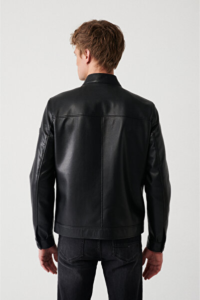 Avva Ανδρικό παλτό με μαύρη βάση γιακά μπροστά με κομματάκια σουέτ-δερμάτινο look A32y6037