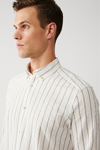 Avva Férfi fehér gombos galléros csíkos gofrált pamut ing A32y2043