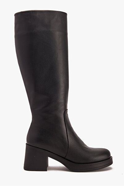 West To West حذاء بكعب متوسط من الجلد الطبيعي باللون الأسود