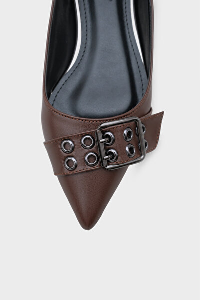 Capone Outfitters Krissie Pointed Toe Short Heeled Women's Ballerinas with Metal Accessories