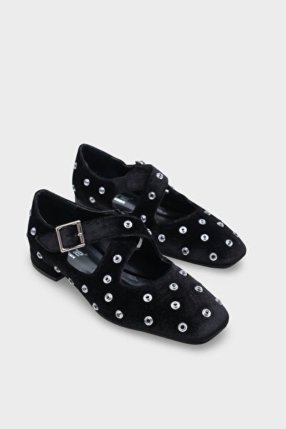 Capone Outfitters Janeta Velvet Blunt Toe Studded Cross Strap Women's Ballerinas