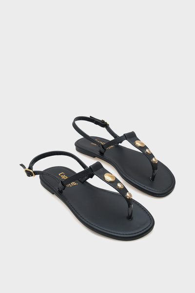 Capone Outfitters Celia Flip Flops Flat Heeled Metal Accessory Round Toe Women's Sandals