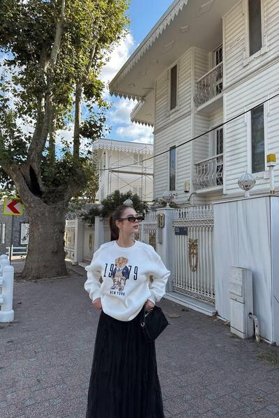 lizge giyim BİSİKLET YAKA NAKIŞ DETAY SWEATSHIRT