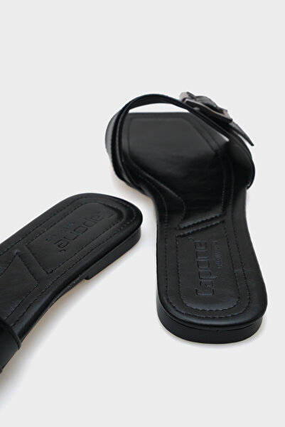 Capone Outfitters Katha Metal Buckle Flat Heeled Blunt Toe Women's Slippers