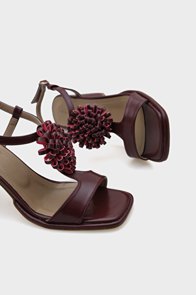 Capone Outfitters Morna Mid Heeled Blunt Toe Floral Women's Sandals