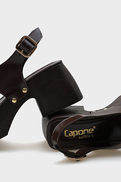 Capone Outfitters Dusty Cross Ankle Strap Women's Sabo