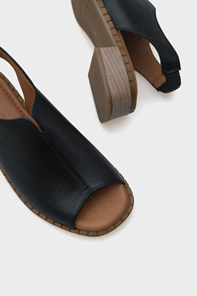 Capone Outfitters Kožené dámské sandály Ellissa na krátkém podpatku s jedním páskem