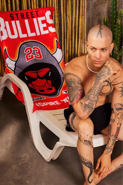 Plus Eighteen 140X75Cm Street Bullies Beach Towel