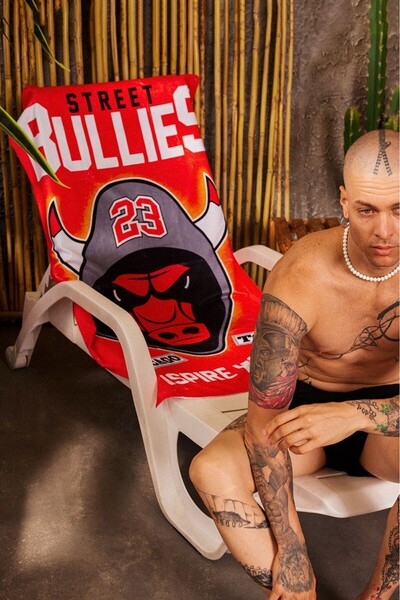 Plus Eighteen 140X75Cm Street Bullies Beach Towel