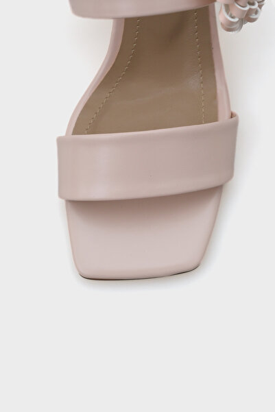 Capone Outfitters Γυναικείες παντόφλες Moya με μεσαίο τακούνι Blunt Toe Floral