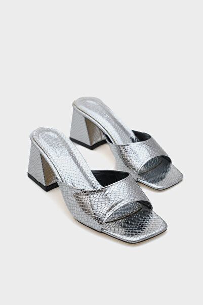 Capone Outfitters Blunt Toe Medium Heeled Women's Slippers