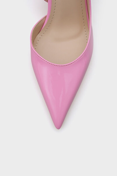 Capone Outfitters Dámské boty Robby Open Back Pointed Toe na středním podpatku z lakované kůže