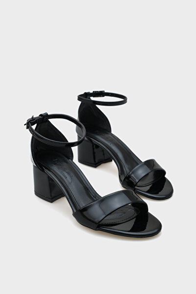 Capone Outfitters Γυναικεία σανδάλια με μεσαίο τακούνι Elana με στρογγυλό λου...