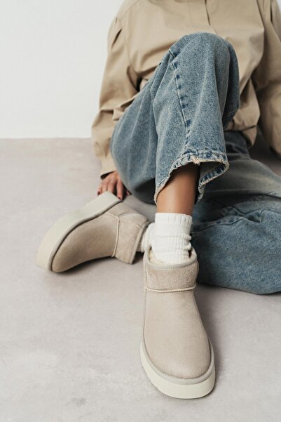 NİŞANTAŞI SHOES Mini Kum Beji Süet İçi Kürklü Kalın Taban Kadın Bot