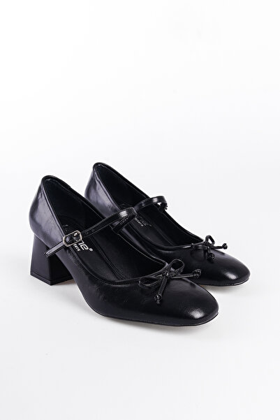 Capone Outfitters Medium Heeled Women's Shoes - Banded Design