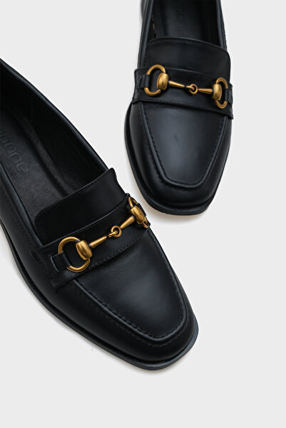 Capone Outfitters Дамски мокасини Carly от естествена кожа с метална катарама