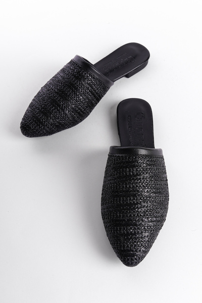 Capone Outfitters Uzavřené dámské pantofle se slámovou špičkou