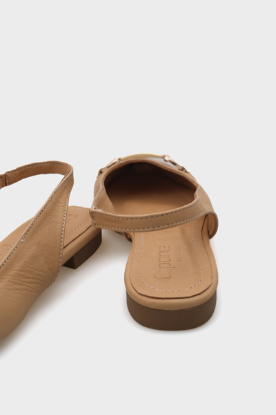 Capone Outfitters Bobby valódi bőr hegyes orrú, nyitott csatos női balerinák