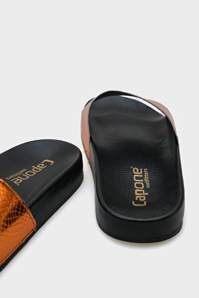Capone Outfitters Women's slippers
