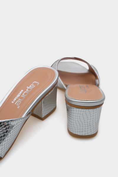 Capone Outfitters Γυναικείες παντόφλες Taya με μεσαίο τακούνι σταυρωτό λουράκι