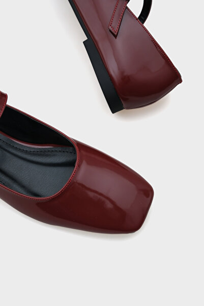 Capone Outfitters Blunt Toe Banded Margin Jane Patent Leather Burgundy Women's Ballerinas