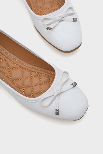 Capone Outfitters Hana Trend Wrinkled Pattern White Women's Ballerinas