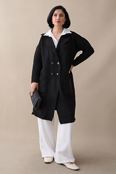 InStyle Черно плетено яке с копчета с шарка на сеърсукър