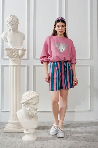 Naar شورت نسائي متوسط الطول بخطوط بسيطة - مناسب للصيف والاستخدام اليومي