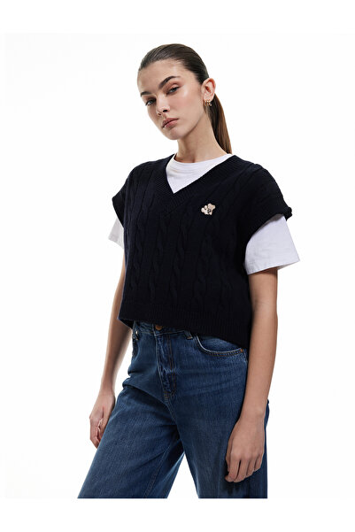 Koton Teddy Bear Embroidery Detailed Sleeveless V-Neck Hair Knit Sweater