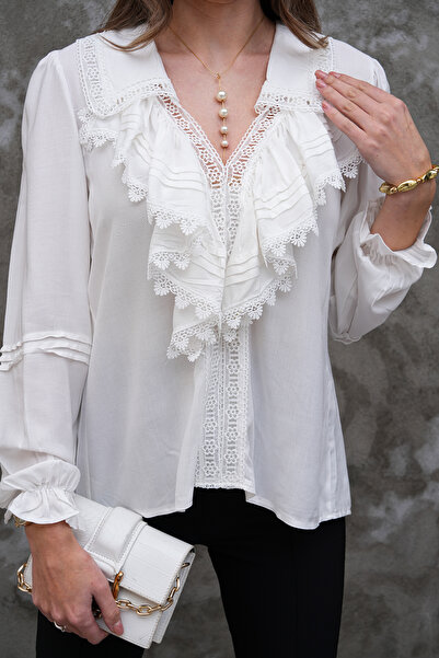 FancyWorld بلوزة قطنية منتفخة ومزينة بالدانتيل باللون الأبيض