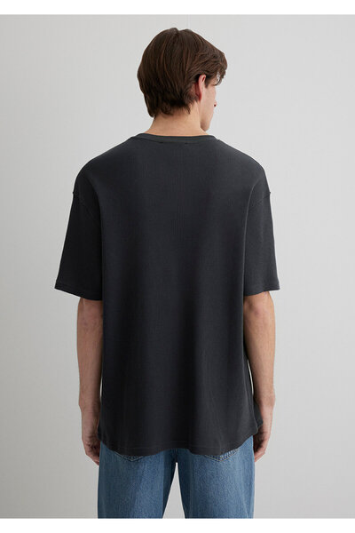 Mavi Anthrazitfarbenes Basic-T-Shirt mit lockerer Passform / lockerer, bequemer Schnitt 0612724-70092