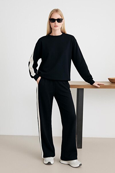 RAPAPA Black and White Striped Detail Oversized Tracksuit Set – Sporty & Stylish Style 0311