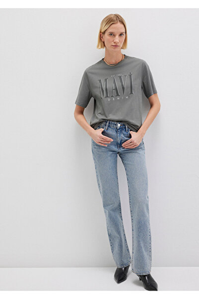 Mavi Szara koszulka z nadrukiem z logo Regular Fit / Normalny krój 1611990-70122