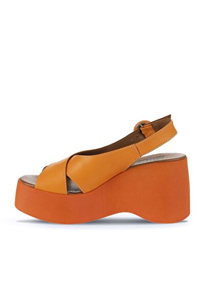Bueno Shoes Oranžové kožené dámské sandály na klínovém podpatku - 01wy9007