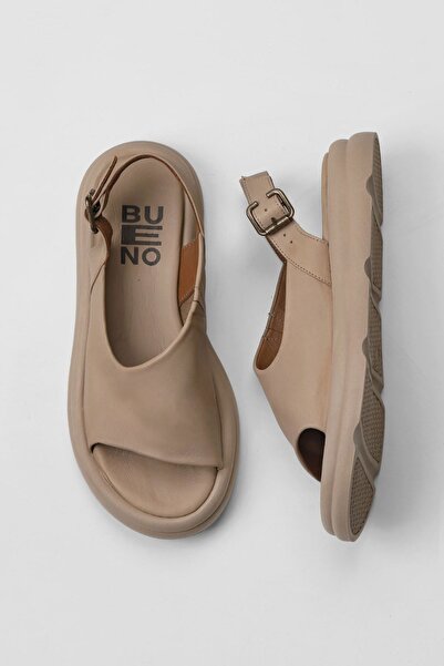Bueno Shoes صندل نسائي من جلد المنك 01wy9407